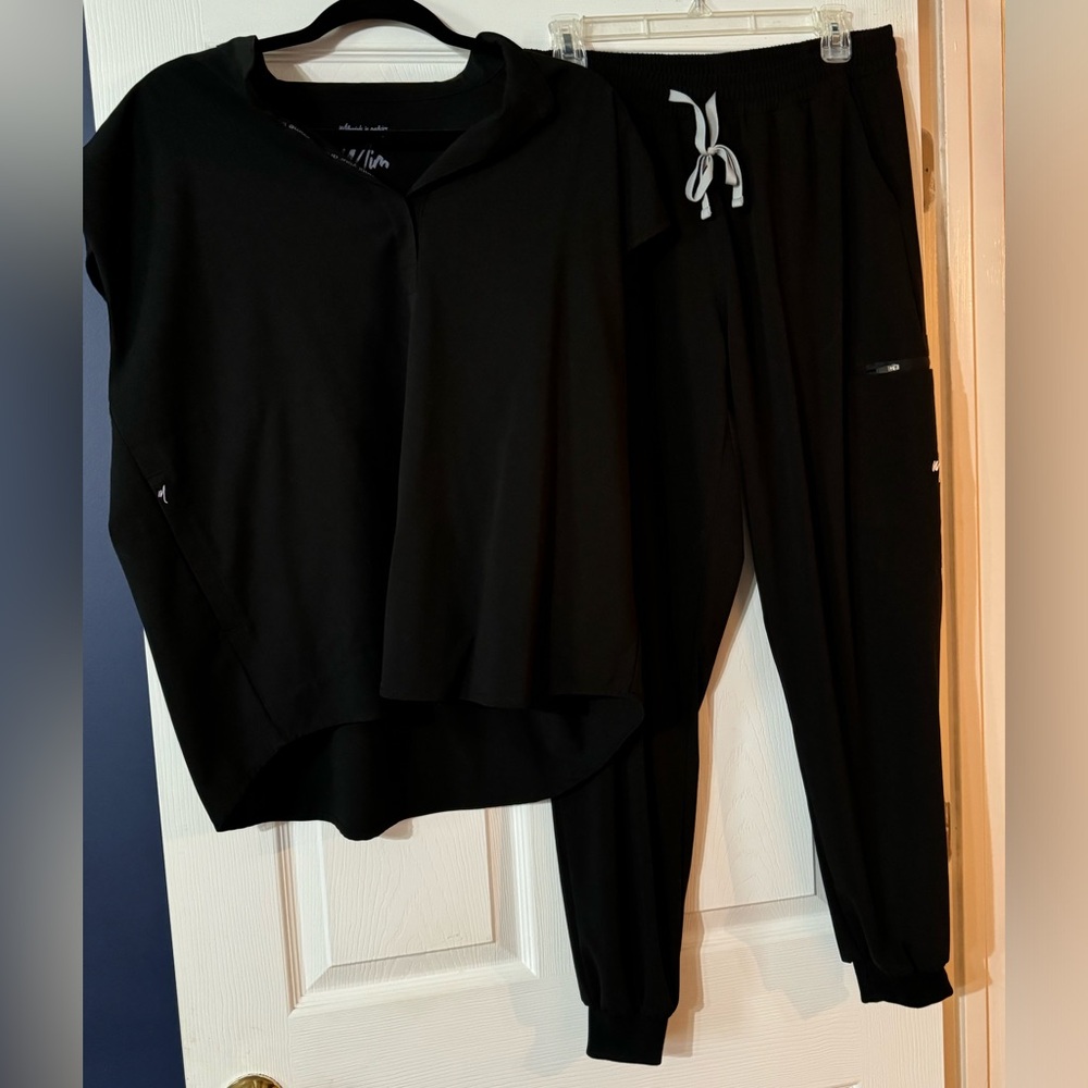 MIMs scrub bundle- top size XL, jogger size L
